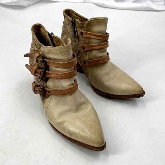 A.S.98 37 Cream Buckle Pointed Toe booties - Picture 4 of 6